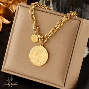 NEW 14K Yellow Gold Royalty Portrait Coin Chunky Statement Luxury Necklace